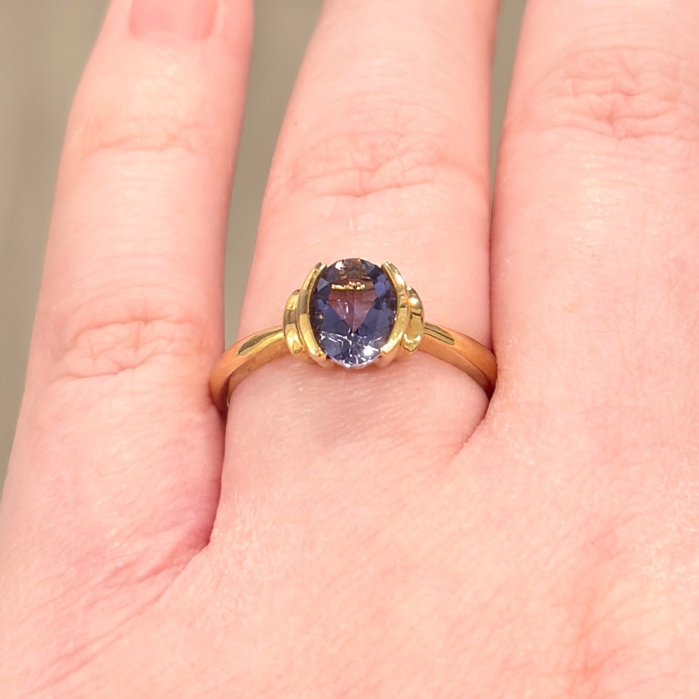 18K Iolite Ring, Natural Violet Oval Cut, Size 8.25, Yellow Gold, Solitaire - Picture 4 of 17